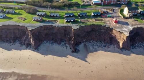 Viața pe marginea prăpastiei și satele pierdute în mare: „S a scufundat și biserica, iar clopotele se auzeau în continuare”