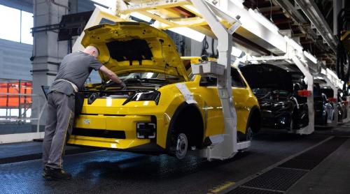 Cartel pe piața muncii: Dacia, Renault și alte șase firme, amendate de Consiliul Concurenței cu peste 32 milioane de euro, după o anchetă Libertatea