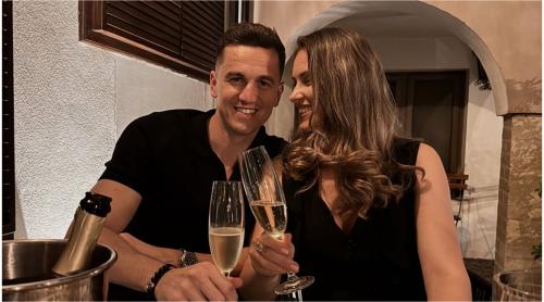 Cine este și cum arată soția lui Florin Gardoș. Diana are o siluetă de invidiat și face furori în costum de baie