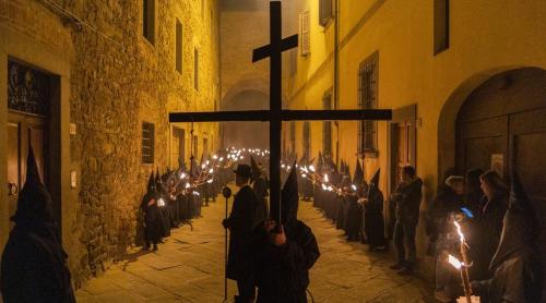 Mister macabru într o comună italiană, 14 morți în doar 10 zile. „Capelele funerare sunt pline”, anunță primarul