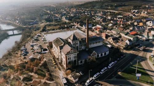 O fostă fabrică de bere din Cluj, veche de peste două secole, a fost scoasă la vânzare. La cât e evaluată