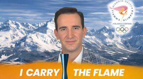 Povestea incredibilă a românului care va purta flacăra olimpică la Milano. A fost adoptat din România datorită Maicii Tereza