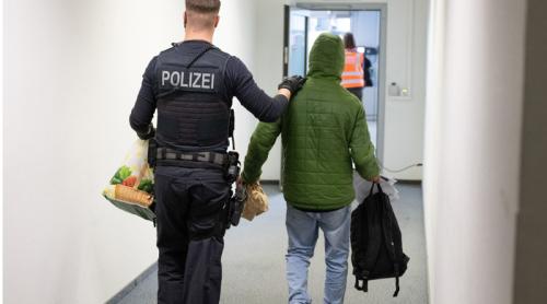 Sute de români sunt deportați din Germania: „Le am tăiat ajutoarele sociale. Orașul le dădea 10 milioane de euro pe an”