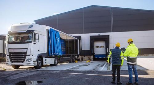 Un șofer de TIR a vândut toată marfa pe care o transporta cu 1.200 de euro și apoi a abandonat camionul, în Spania