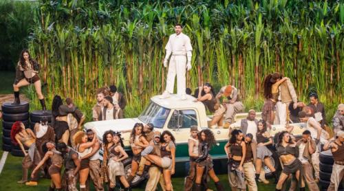 Bad Bunny a cântat la Super Bowl 2026. Artistul a oferit un spectacol de neuitat alături de invitații săi