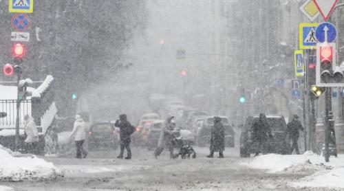 HARTĂ. Vremea se schimbă radical: Cod galben de ninsori în 11 județe, zăpada va depăși 15 cm. Temperaturile scad brusc în toată țara