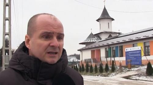 Localitate în beznă, după revolta oamenilor care nu și au mai plătit taxele. Primarul spune că nu are bani nici de apă și canalizare