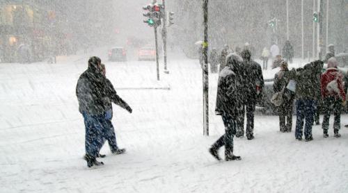 Noi alerte de vreme rea: Se anunță ploi, ninsori și viscol în mare parte din țară. Au fost emise 5 coduri portocalii și galbene