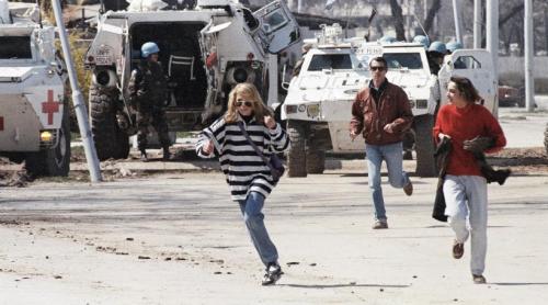 „O femeie din România a ucis 10 persoane”. Misterioasa româncă din grupul „turiștilor lunetiști” care vânau civili și copii în Sarajevo