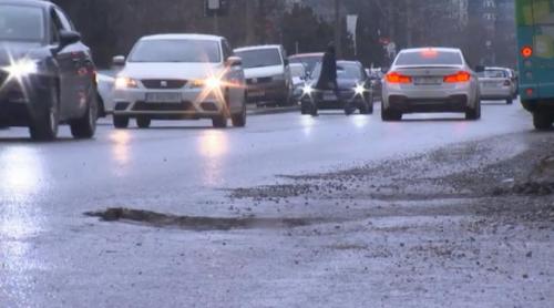 Șoferii cu mașini avariate de gropi pot cere despăgubiri. Un avocat arată ce trebuie să facă, pas cu pas: „Și eu am pățit în Capitală”