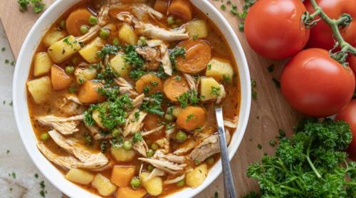 Supă de pui cu multe legume. Rețetă tradițională, hrănitoare și echilibrată