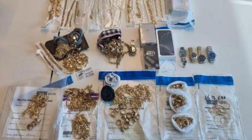 Un român care spunea că este milionar în Dubai încerca să vândă bijuterii false în benzinării din Olanda pentru bani de combustibil