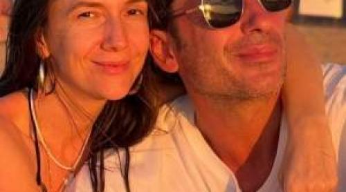 Adela Popescu și Radu Vâlcan, iubire ca în filme. Ce mesaje siropoase își transmit, cât timp prezentatorul este la Insula Iubirii