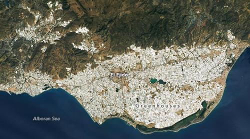 „Grădina de legume” a Europei poate hrăni jumătate de miliard de oameni. „Marea de Plastic”, singura construcție vizibilă din spațiu