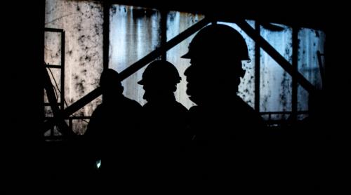 Minerul rănit în accidentul de la Livezeni, obligat să returneze banii pentru concediul medical? Controversă după accidentul de muncă soldat cu arsuri grave