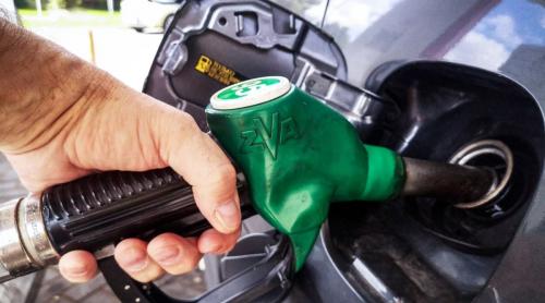 Prețul benzinei ar putea depăși 10 lei/l, din cauza războiului din Iran. Ce se mai scumpește