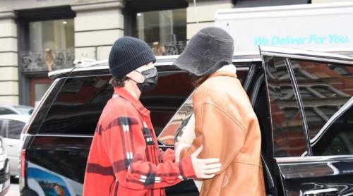 S au căsătorit în mare secret și duc o viață cât mai ferită de lumina reflectoarelor. Cine este cuplul de la Hollywood care a ales să se iubească în liniște