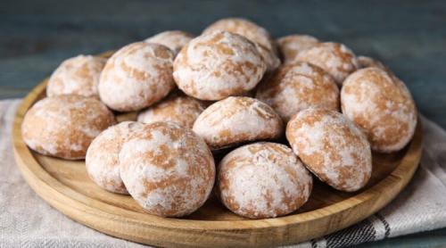 Turtă dulce de post. Desert aromat fără ouă și lapte pentru Postul Paștelui 2026