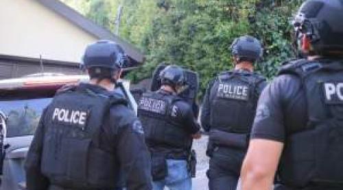 Cântăreț celebru, arestat după ce o fată dezmembrată a fost găsită în portbagajul mașinii lui! Fanii sunt în stare de șoc