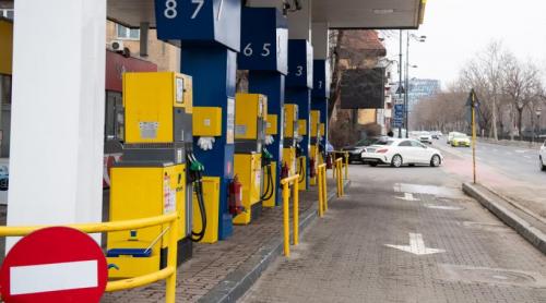 Carburanții s au ieftinit considerabil, joi, 16 aprilie: Litrul de benzină a scăzut sub 8,4 lei. Cât costă motorina standard și premium