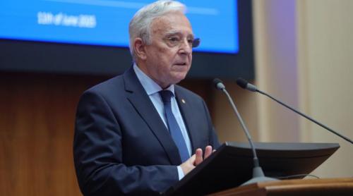 Ce salariu are Mugur Isărescu, guvernatorul BNR. Lista completă a indemnizaţiilor primite, lunar, de şefii din instituţie