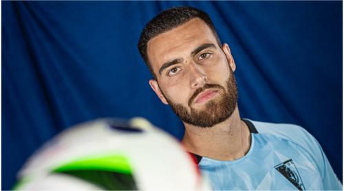 Cum arată fostul fotbalist de la FCSB după ce și a făcut implant de păr. Transformarea e spectaculoasă