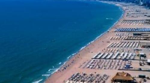 Fumatul, limitat pe litoralul românesc. Cum vor fi "reorganizate" plajele în această vară