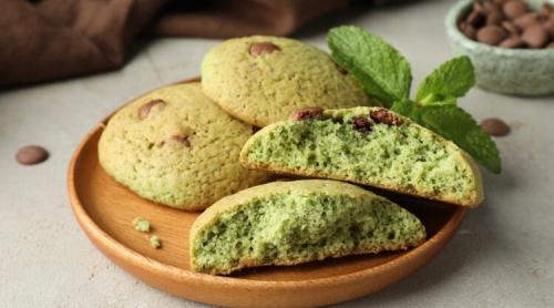 Fursecuri fragede cu mentă și ciocolată, foarte aromate și reconfortante