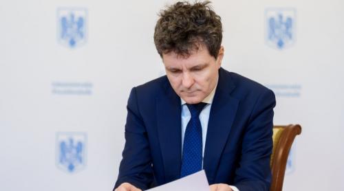 Nicușor Dan a semnat demisia...