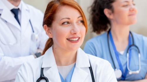 România își alungă „Arhitecții” sistemului medical. De ce vor să plece în străinătate 70% dintre tinerii specialiști în sănătate publică