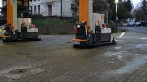 Şoferii vânează benzinăriile cu cele mai mici preţuri. Diferenţe chiar şi de 70 de bani între staţii