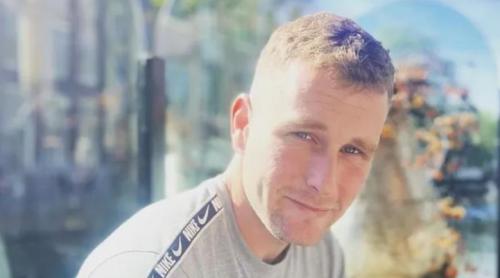 Un bărbat care a crezut că și repară toată dantura cu 5.000 de euro în Turcia s a întors acasă fără niciun dinte în gură