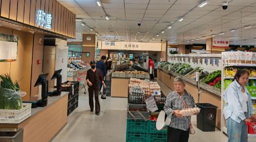 Un kilogram de cartofi costă 0,6 lei, iar litrul de lapte 3 lei, într un supermarket dintr un oraș chinez de care n ai auzit, deși are peste 2 milioane de locuitori