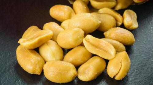 Alune cu aflatoxine, retrase din mai multe supermarketuri: Cum arată punga de arahide și lista magazinelor unde s a vândut