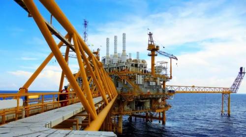 „Așii din mâneca irosiți”. De ce scade producția de petrol a României în plină criză energetică