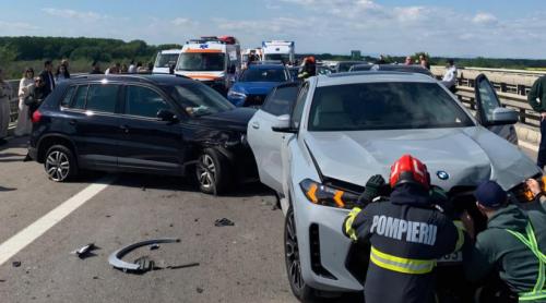 Carambol cu șase mașini pe Autostrada A3: Sensul spre București e blocat. Traficul e deviat pe DN1, unde sunt deja ambuteiaje