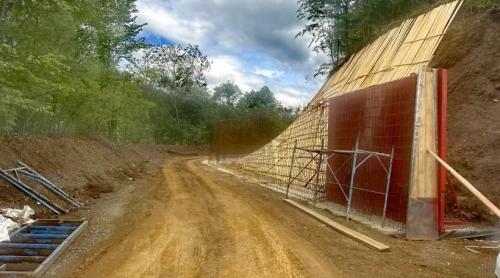 „Drumul Regelui” se reconstruiește. Pe aici trecea familia regală spre stațiunea Vața. Unde este, cum arată acum și când va fi gata