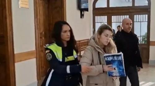Femeia din Sibiu acuzată că și a ucis mama pentru averea de peste 1 milion de euro a fost găsită moartă în arest