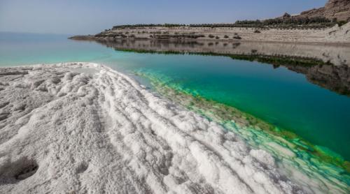 În inima unui deșert de sare, o mare moare accelerat: Unul dintre cele mai spectaculoase ecosisteme dispare, iar salvarea e incertă