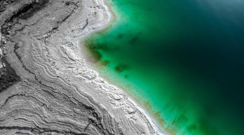 În inima unui deșert de sare, o mare moare accelerat: Unul dintre cele mai spectaculoase ecosisteme dispare, iar salvarea e incertă