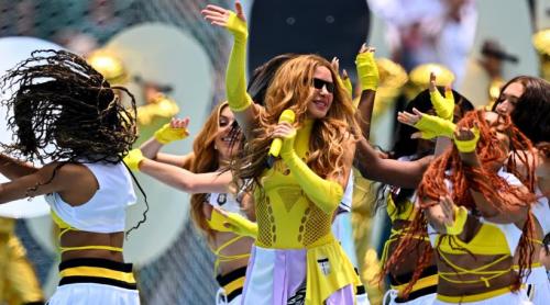 Controverse după show ul Shakirei din deschidere, la Cupa Mondială 2026: „Nu părea ea”. Unii fani cred că era o clonă sau o hologramă