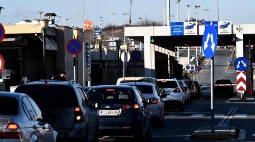 Haos la granița Greciei. Sunt cozi de mașini și autocare cât vezi cu ochii din cauza EES. "Așa va fi toată vara"
