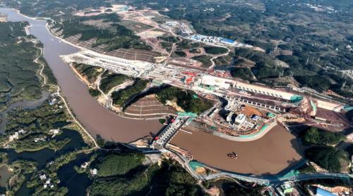 Primul canal navigabil din China care leagă un sistem fluvial de mare a fost umplut cu apă. Când se deschide culoarul de record mondial