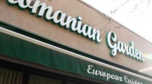 Restaurantul din New York care are în meniu sarmale, pomana porcului şi tochitura