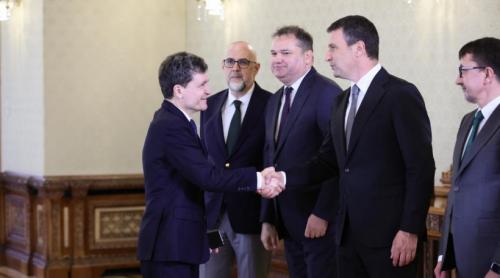 Surse: UDMR va discuta cu Veștea, dar așteaptă o decizie a liberalilor. „Nu vrem să participăm la ruperea PNL”