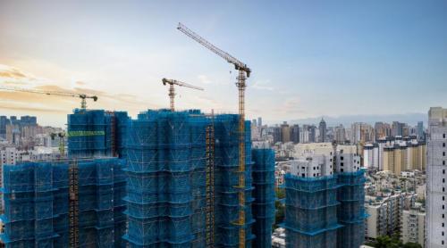 Un bărbat a fost fericit că a cumpărat un apartament la etajul 34. Dar când blocul a fost finalizat a aflat că avea doar 32 de etaje