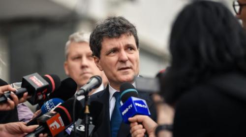 Un bărbat s a folosit de numele lui Nicușor Dan pentru a obține bilete gratuite la festivaluri și concerte. Cum acționa