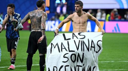 Argentina riscă sancțiuni FIFA după victoria cu Anglia. Jucătorii au afișat un banner despre Insulele Falkland