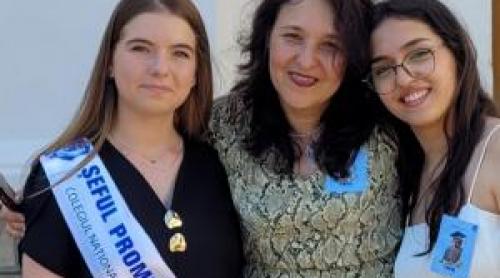 Liceul cu 5 elevi de 10 la BAC din aceeaşi clasă. Diriginta lor, Gabriela Şerbu