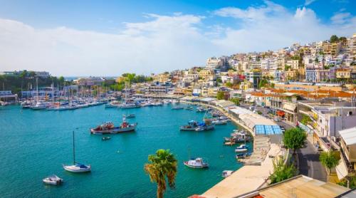Șoc în Grecia. O britanică care era în vacanță a fost găsită moartă, într o valiză. Misterul este amplificat de telefonul ei mobil
